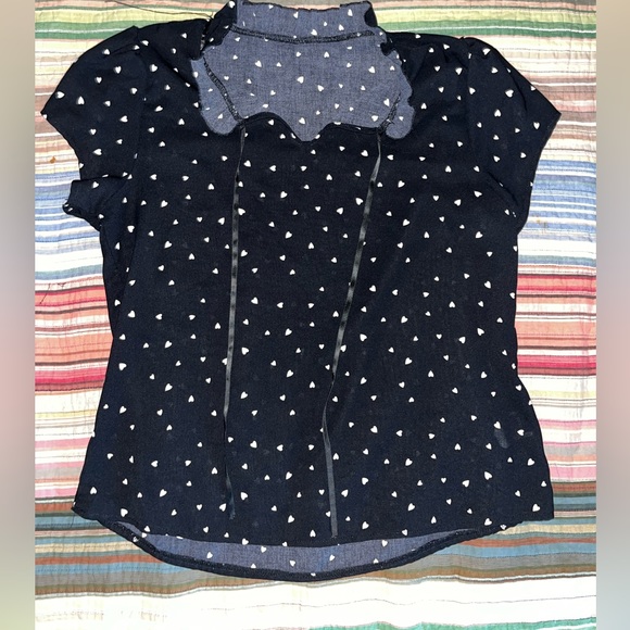 Heart, cap-sleeve blouse - Picture 2 of 5